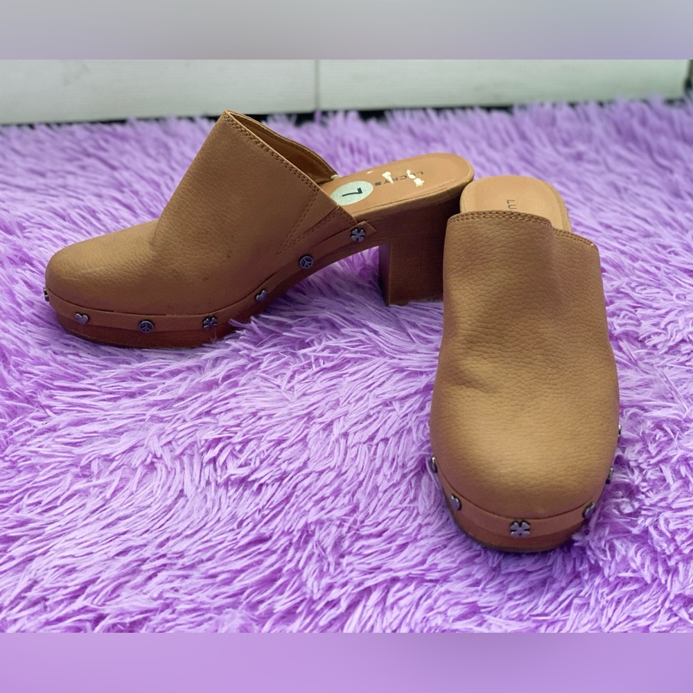 Women’s clogs!